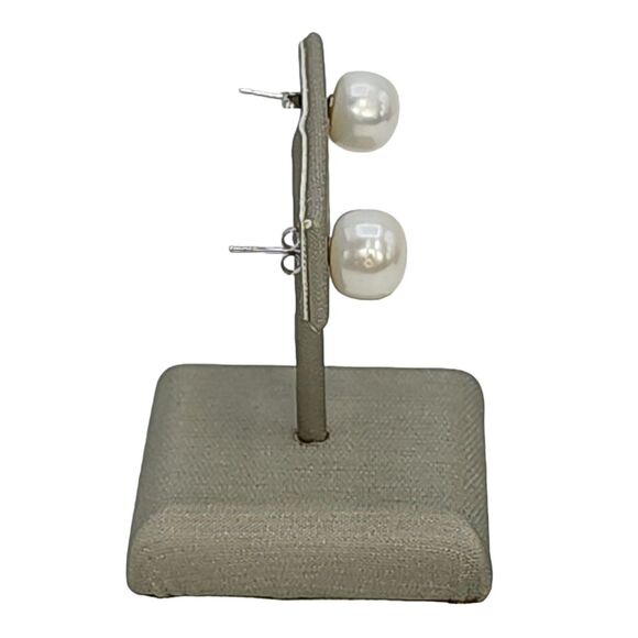 925 Sterling Silver‎ 10mm Button White Cultured Freshwater Pearl Stud Earrings - Picture 2 of 9